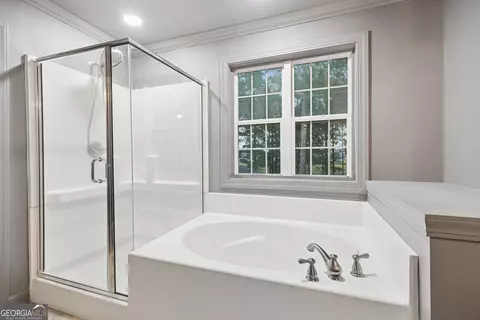 Bath - 118 Sutton Ln, Pooler, GA 31322 photo 2 of 4