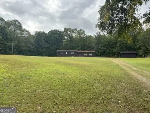 158 Forest Valley Dr, Gordon, GA 31031