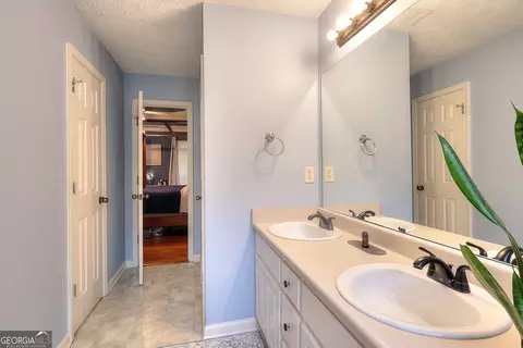Bath - 1260 Kilpatrick Ln, Bethlehem, GA 30620 photo 3 of 7