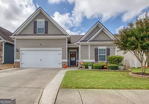 137 Thomaston St, Newnan, GA 30263