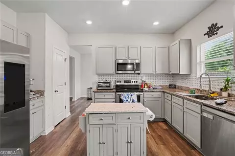 Kitchen - 90 Victory Ln, Covington, GA 30016 photo 1 of 2