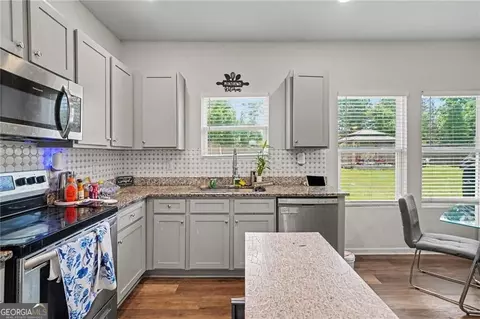 Kitchen - 90 Victory Ln, Covington, GA 30016 photo 2 of 2