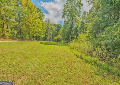Exterior - 594 Neal Rd, Commerce, GA 30530 photo 7 of 8