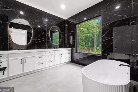 Bath - 1563 Whitley Rd, Dacula, GA 30019 photo 1 of 8