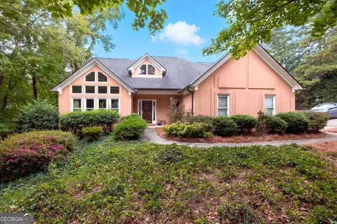 305 Deer Cliff Cv, Lawrenceville, GA 30043