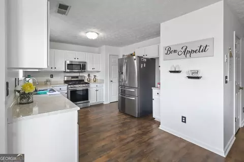 Kitchen - 795 Compton Ln, Mcdonough, GA 30253 photo 4 of 6
