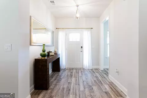 Entry Way - 2309 Remington Dr, Commerce, GA 30529 photo 2 of 4