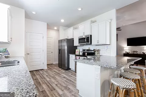 Kitchen - 2309 Remington Dr, Commerce, GA 30529 photo 2 of 3