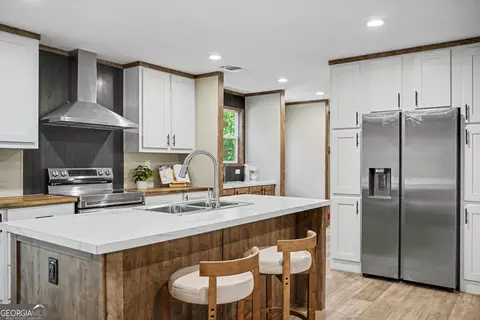 Kitchen - 45 2nd, Midway, GA 31320 photo 1 of 8