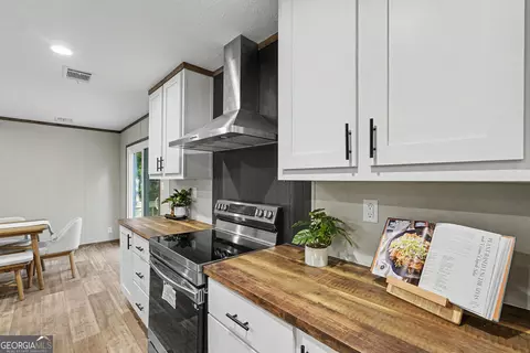 Kitchen - 45 2nd, Midway, GA 31320 photo 6 of 8