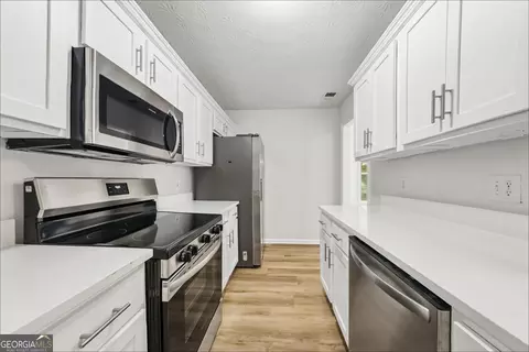 Kitchen - 70 Shadowbrook Trce, Covington, GA 30016 photo 1 of 1