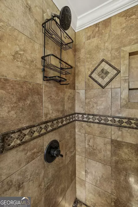 Bath - 110 Hazel Dr, Dalton, GA 30721 photo 6 of 8