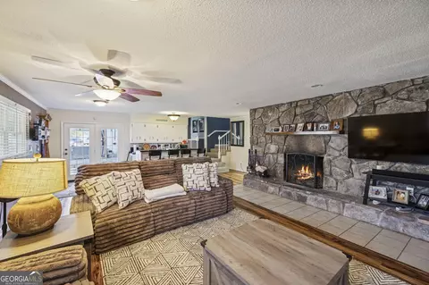 Living - 110 Hazel Dr, Dalton, GA 30721 photo 1 of 3