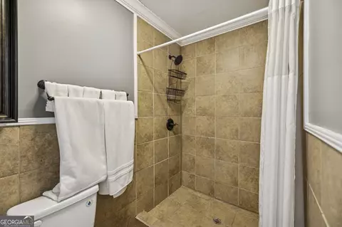 Bath - 110 Hazel Dr, Dalton, GA 30721 photo 2 of 8