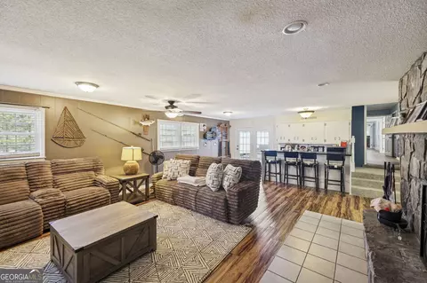 Living - 110 Hazel Dr, Dalton, GA 30721 photo 2 of 3