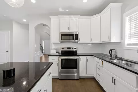 Kitchen - 1180 Victorian Blvd, Forsyth, GA 31029 photo 2 of 2