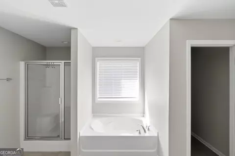 Bath - 1180 Victorian Blvd, Forsyth, GA 31029 photo 1 of 2
