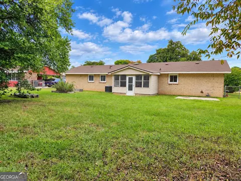 Exterior - 208 Bedivere, Warner Robins, GA 31093 photo 6 of 8