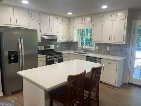 Kitchen - 2275 Post Oak Dr, Duluth, GA 30097 photo 2 of 3