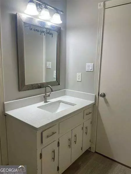 Bath - 2275 Post Oak Dr, Duluth, GA 30097 photo 4 of 4