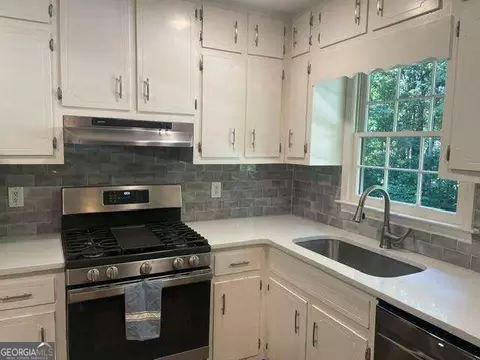 Kitchen - 2275 Post Oak Dr, Duluth, GA 30097 photo 3 of 3