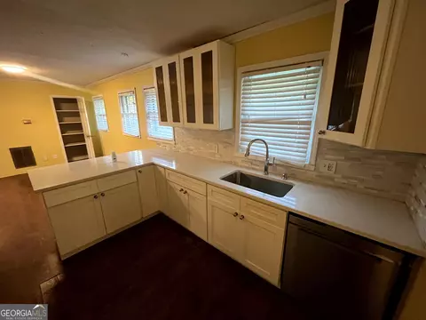 Kitchen - 8750 Sandy Cross Rd, Carnesville, GA 30521 photo 2 of 5