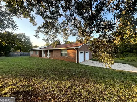 Exterior - 8750 Sandy Cross Rd, Carnesville, GA 30521 photo 5 of 11
