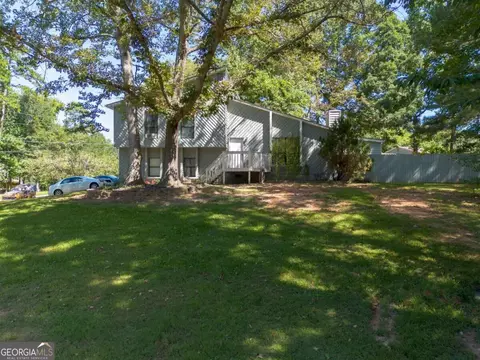 Exterior - 2581 Bluffton Rd, Buford, GA 30519 photo 4 of 4
