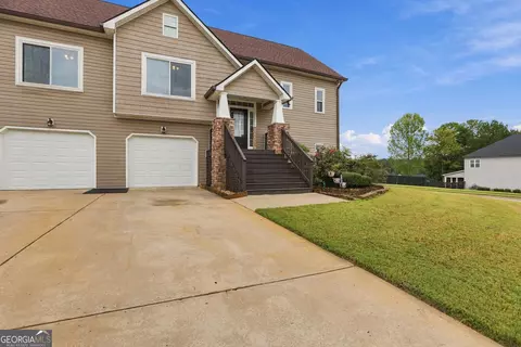 Exterior - 101 Boston Ct, Lagrange, GA 30241 photo 6 of 12