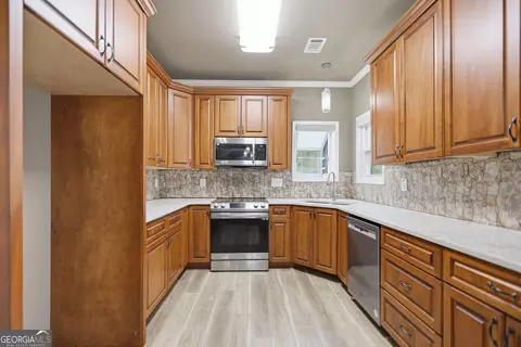 Kitchen - 101 Boston Ct, Lagrange, GA 30241 photo 2 of 3