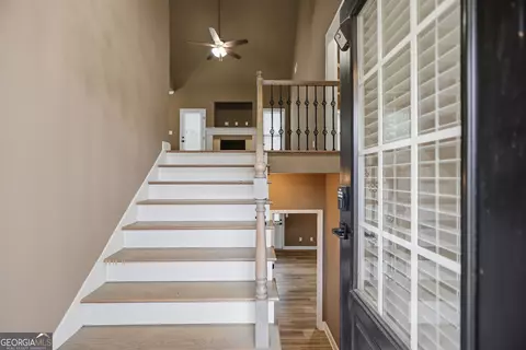 Entry Way - 101 Boston Ct, Lagrange, GA 30241 photo 2 of 6