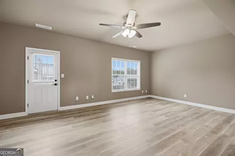 Living - 101 Boston Ct, Lagrange, GA 30241 photo 4 of 5