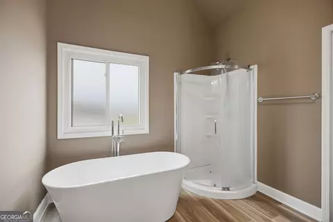 Bath - 101 Boston Ct, Lagrange, GA 30241 photo 3 of 4