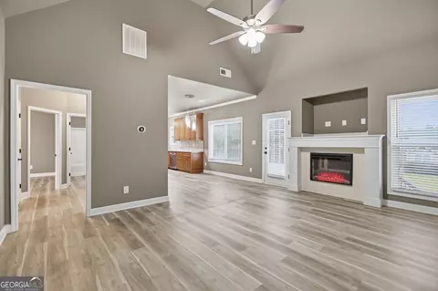 Living - 101 Boston Ct, Lagrange, GA 30241 photo 1 of 5