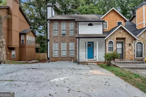 842 Brandy Oaks Ln, Stone Mountain, GA 30088