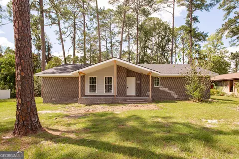 601 Saint Catherine Dr, Waycross, GA 31501