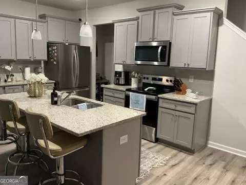 Kitchen - 11607 Chatham Dr, Hampton, GA 30228 photo 2 of 5