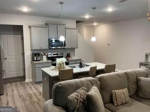 Kitchen - 11607 Chatham Dr, Hampton, GA 30228 photo 5 of 5