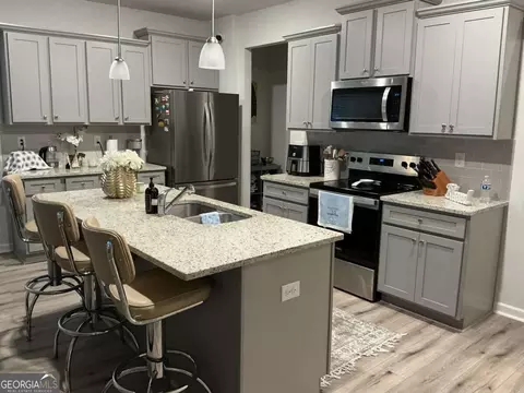 Kitchen - 11607 Chatham Dr, Hampton, GA 30228 photo 1 of 5