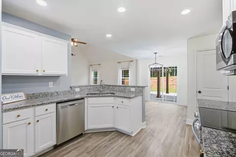 Entry Way - 119 Mylee Cv, Barnesville, GA 30204 photo 6 of 7