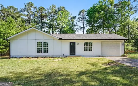 8984 Bentwood Ln, Riverdale, GA 30274
