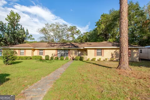 1402 Toomer St, Waycross, GA 31501
