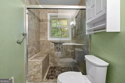 Bath - 195 Rosewood Ave, Tyrone, GA 30290 photo 2 of 2