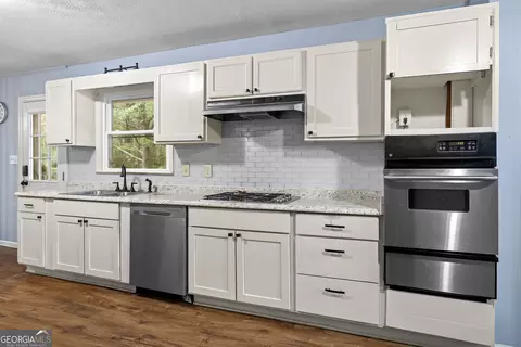 Kitchen - 195 Rosewood Ave, Tyrone, GA 30290 photo 1 of 4