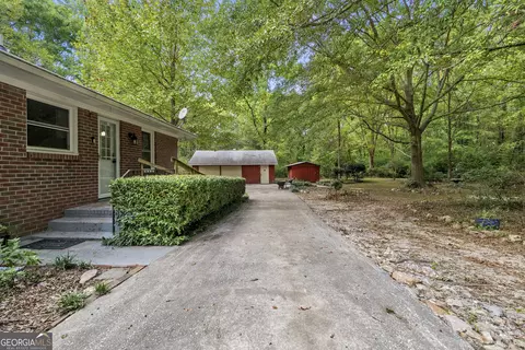 Exterior - 195 Rosewood Ave, Tyrone, GA 30290 photo 2 of 4