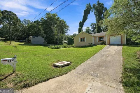 1150 Crystal Lake Rd, Atlanta, GA 30349