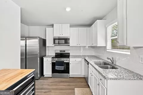Kitchen - 7275 Crestside Dr, Austell, GA 30168 photo 2 of 2