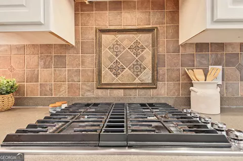 Kitchen - 125 Hedgewick Way, Tyrone, GA 30290 photo 8 of 8