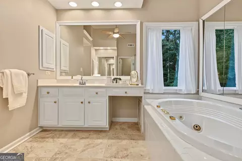 Bath - 125 Hedgewick Way, Tyrone, GA 30290 photo 3 of 10