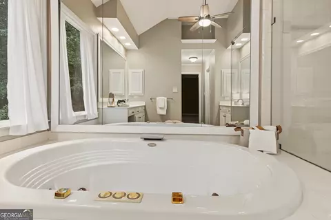 Bath - 125 Hedgewick Way, Tyrone, GA 30290 photo 4 of 10